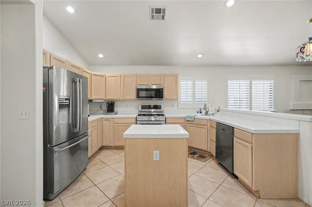 7232 London Bridge, Las Vegas, NV 89130