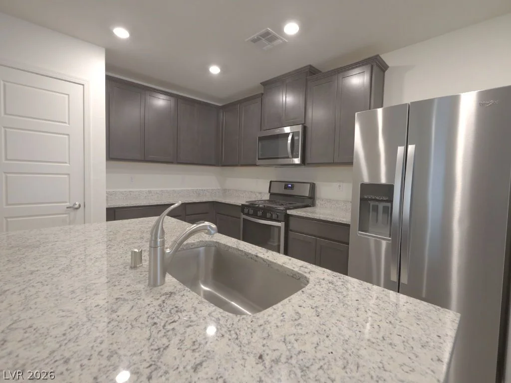 626 Abrazar, North Las Vegas, NV 89081
