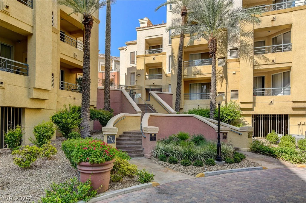 230 Flamingo, Las Vegas, NV 89169