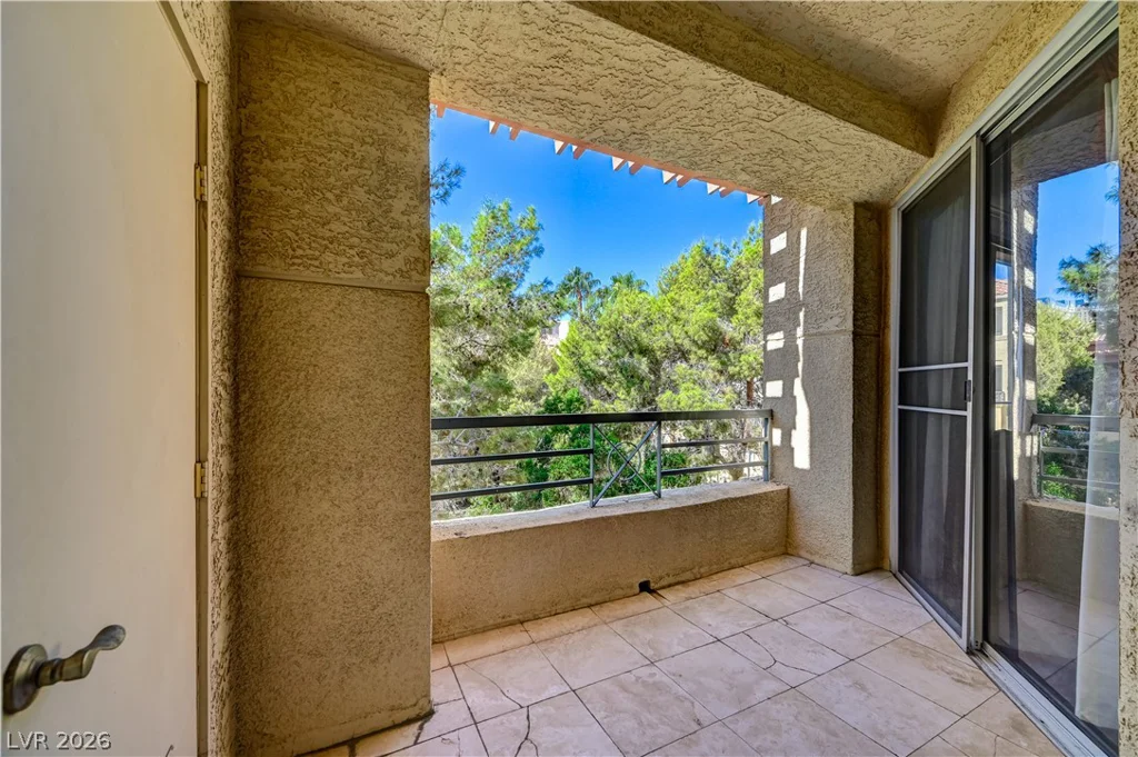 230 Flamingo, Las Vegas, NV 89169