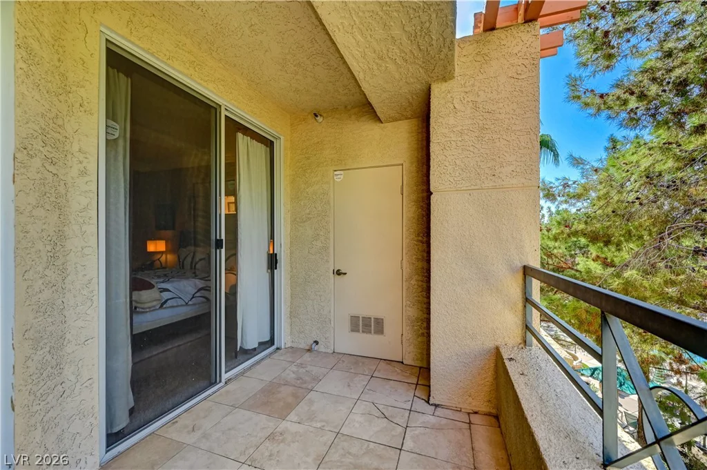 230 Flamingo, Las Vegas, NV 89169