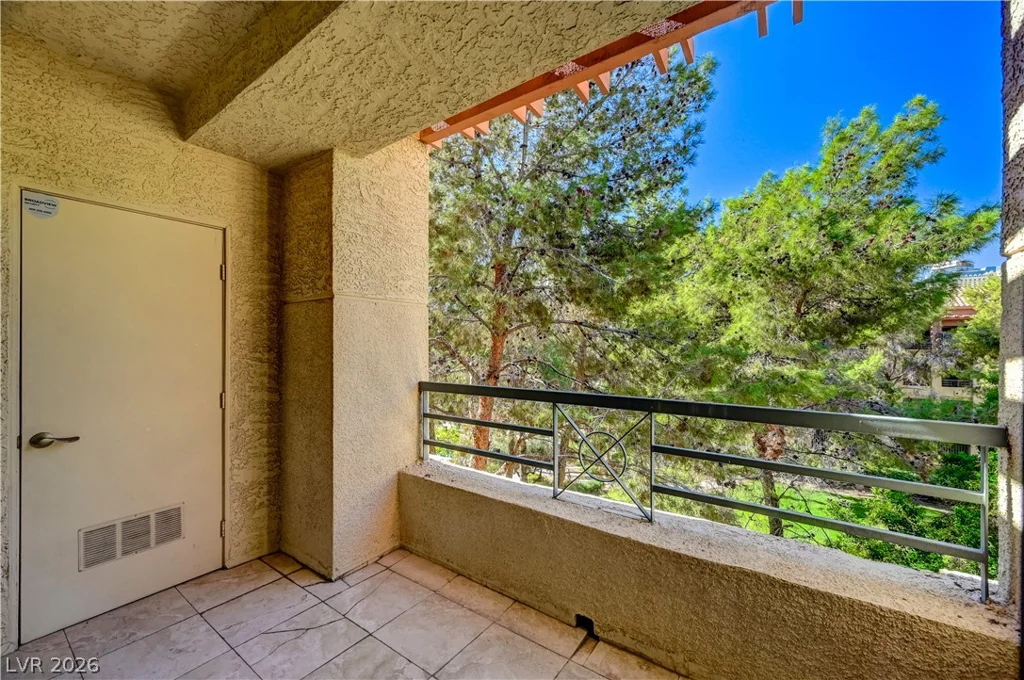230 Flamingo, Las Vegas, NV 89169