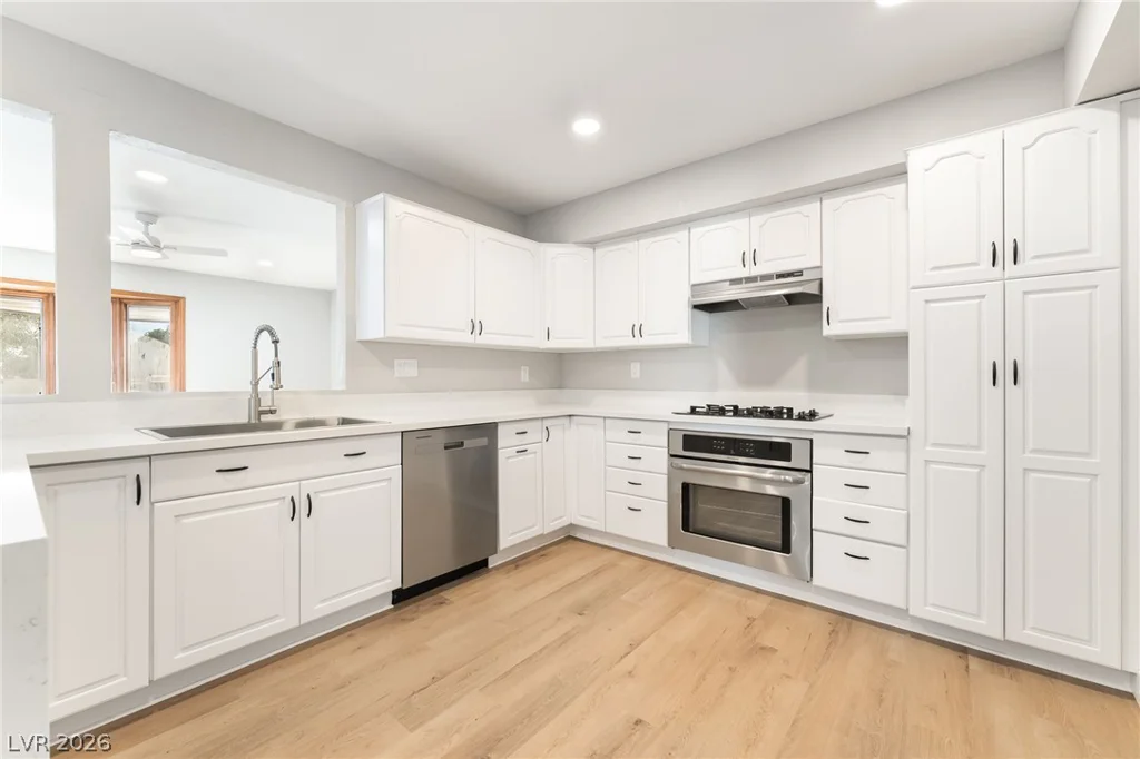 3320 Delderfield, Las Vegas, NV 89121