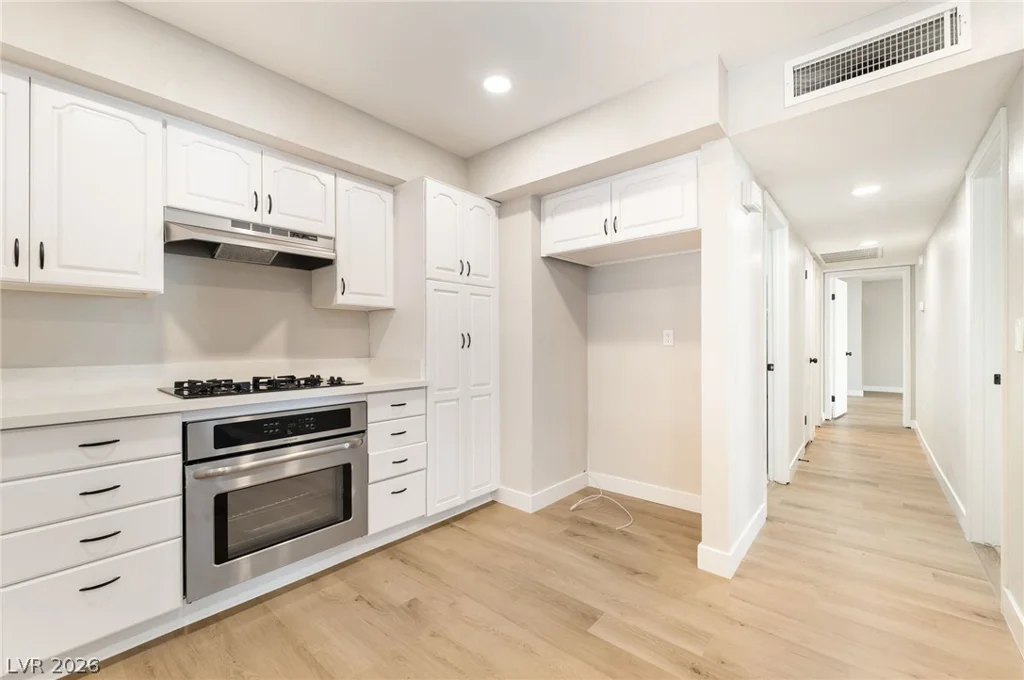 3320 Delderfield, Las Vegas, NV 89121