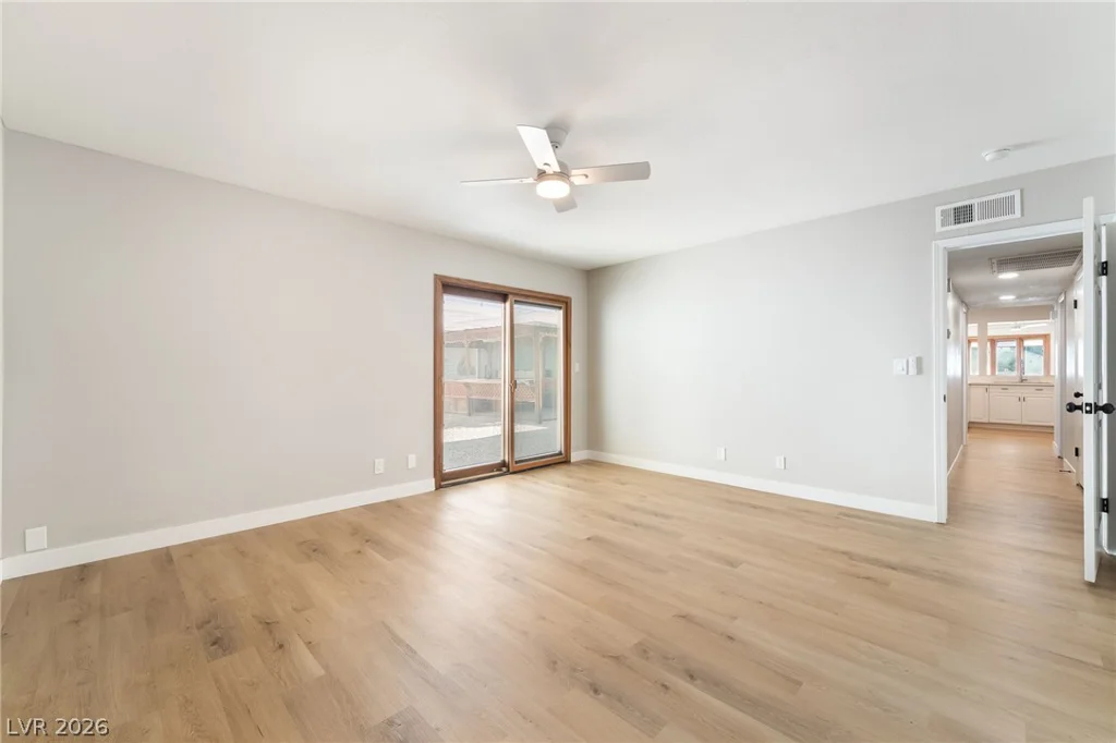 3320 Delderfield, Las Vegas, NV 89121