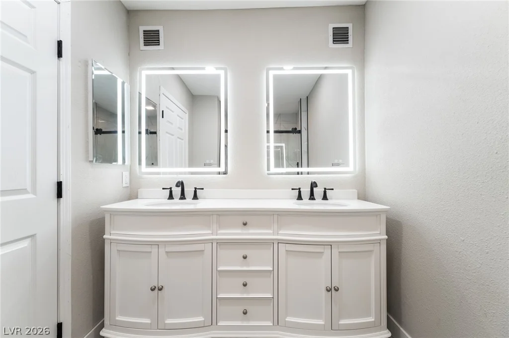 3320 Delderfield, Las Vegas, NV 89121