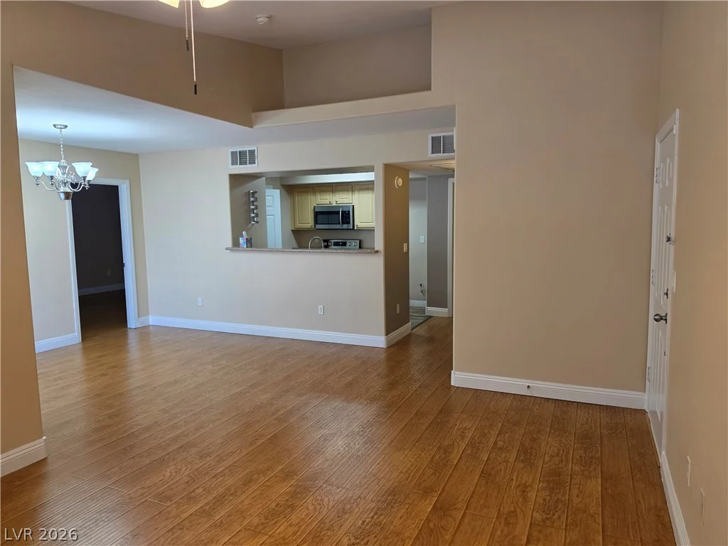 8000 Badura, Las Vegas, NV 89113