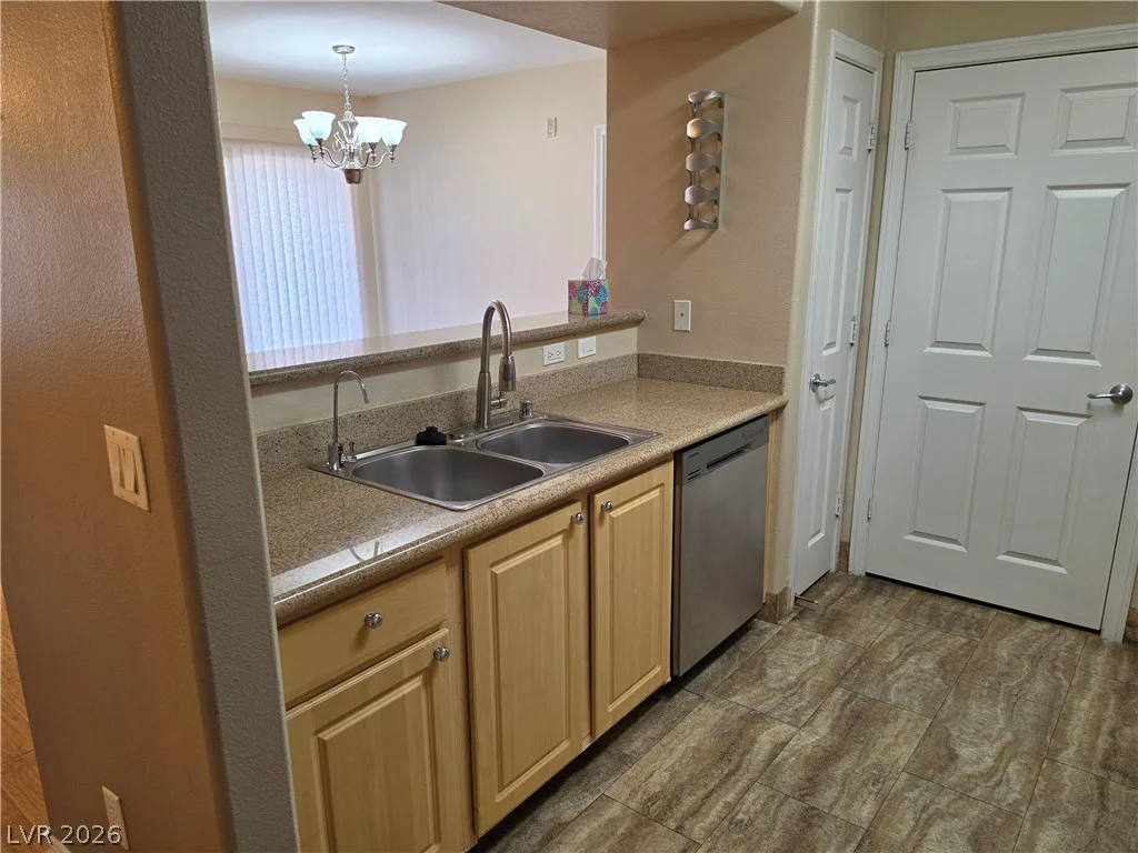 8000 Badura, Las Vegas, NV 89113