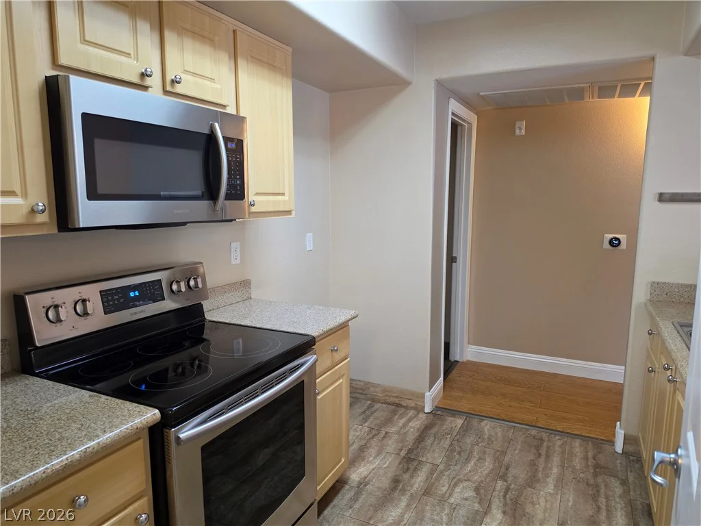 8000 Badura, Las Vegas, NV 89113