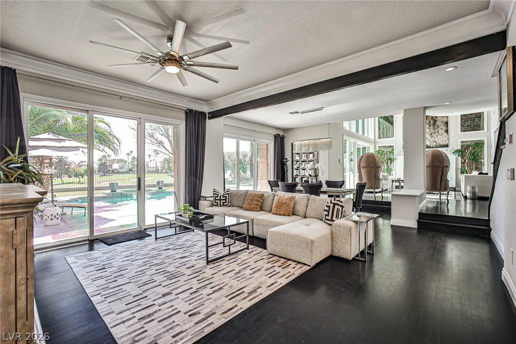 8361 Plum Creek, Las Vegas, NV 89113