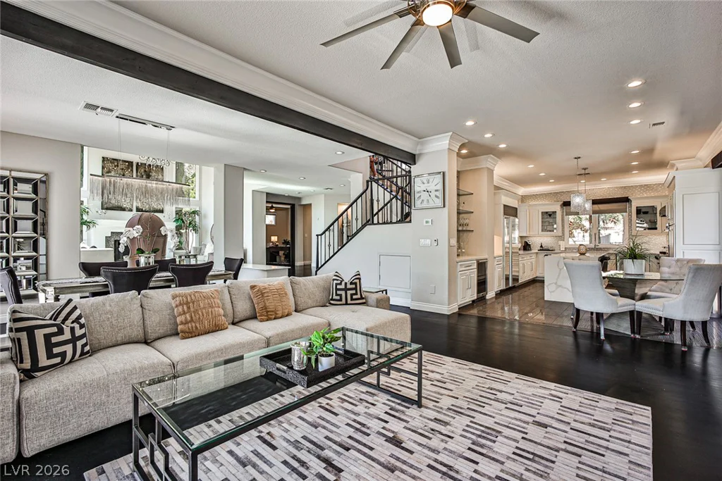 8361 Plum Creek, Las Vegas, NV 89113