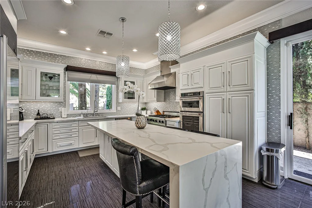 8361 Plum Creek, Las Vegas, NV 89113