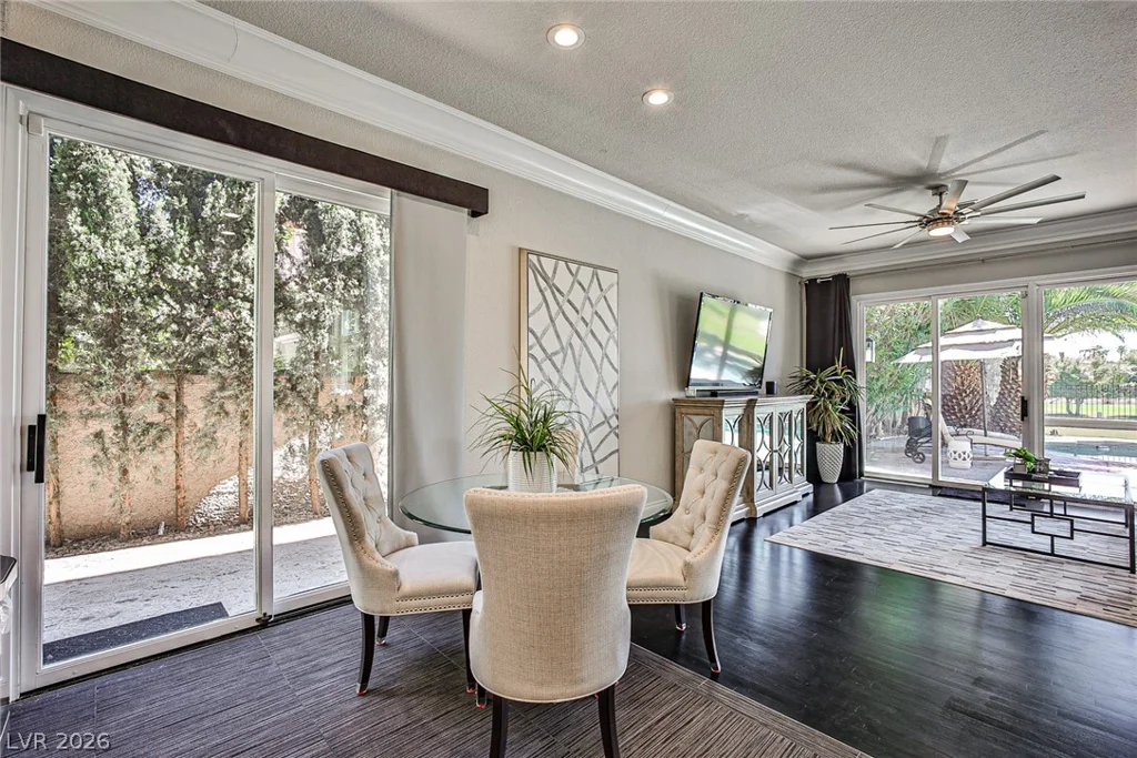 8361 Plum Creek, Las Vegas, NV 89113