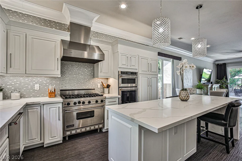 8361 Plum Creek, Las Vegas, NV 89113