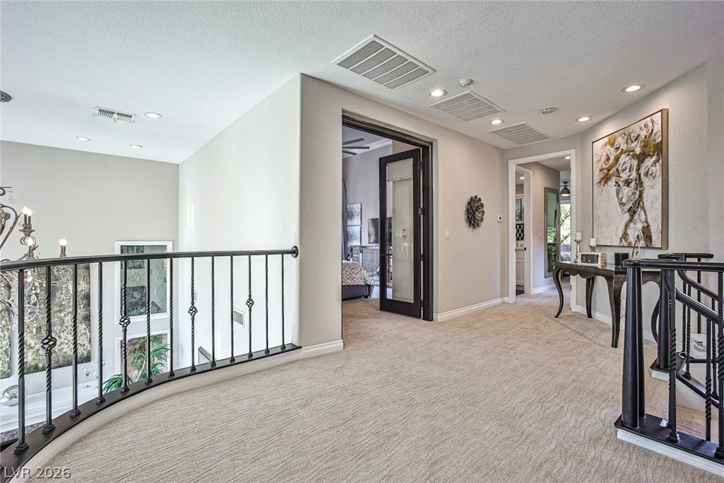 8361 Plum Creek, Las Vegas, NV 89113