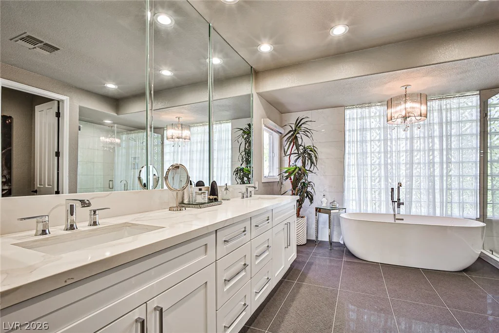 8361 Plum Creek, Las Vegas, NV 89113