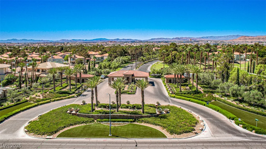 8361 Plum Creek, Las Vegas, NV 89113