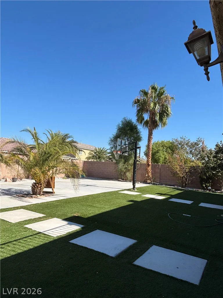 6525 Night Owl Bluff, North Las Vegas, NV 89084
