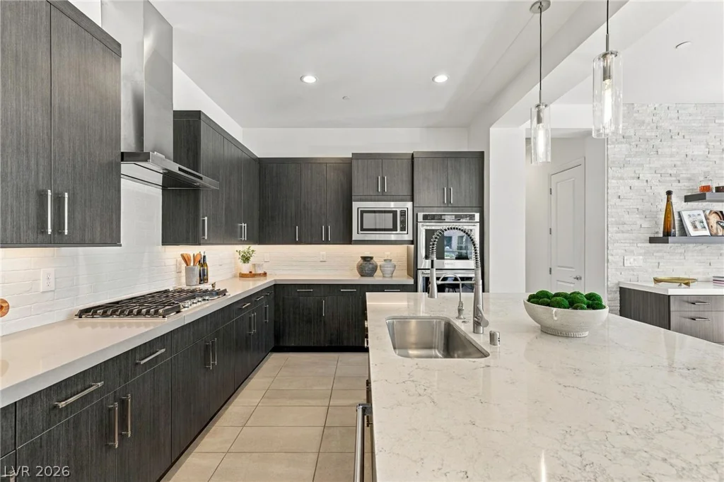 11280 Granite Ridge, Las Vegas, NV 89135
