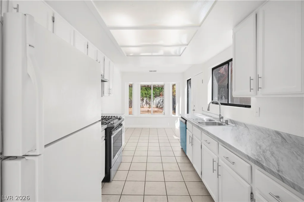 8144 Cactus Flower, Las Vegas, NV 89145
