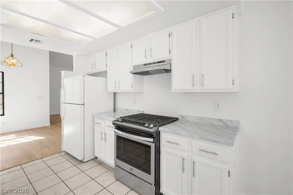 8144 Cactus Flower, Las Vegas, NV 89145