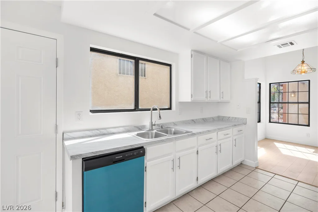8144 Cactus Flower, Las Vegas, NV 89145