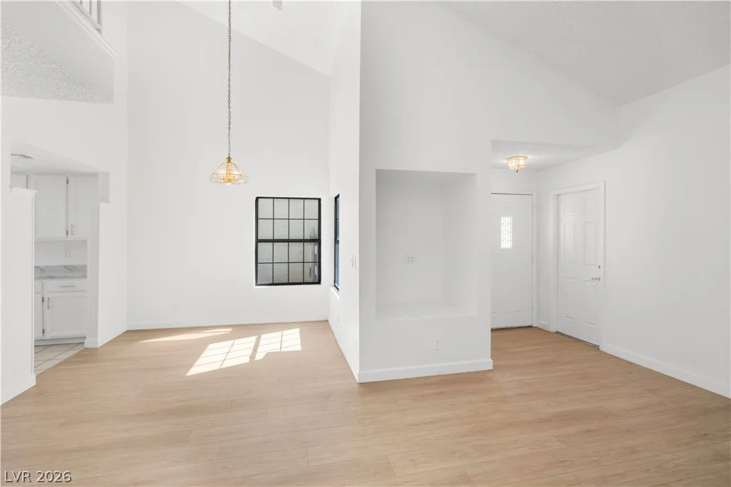 8144 Cactus Flower, Las Vegas, NV 89145