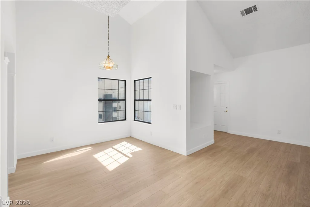 8144 Cactus Flower, Las Vegas, NV 89145