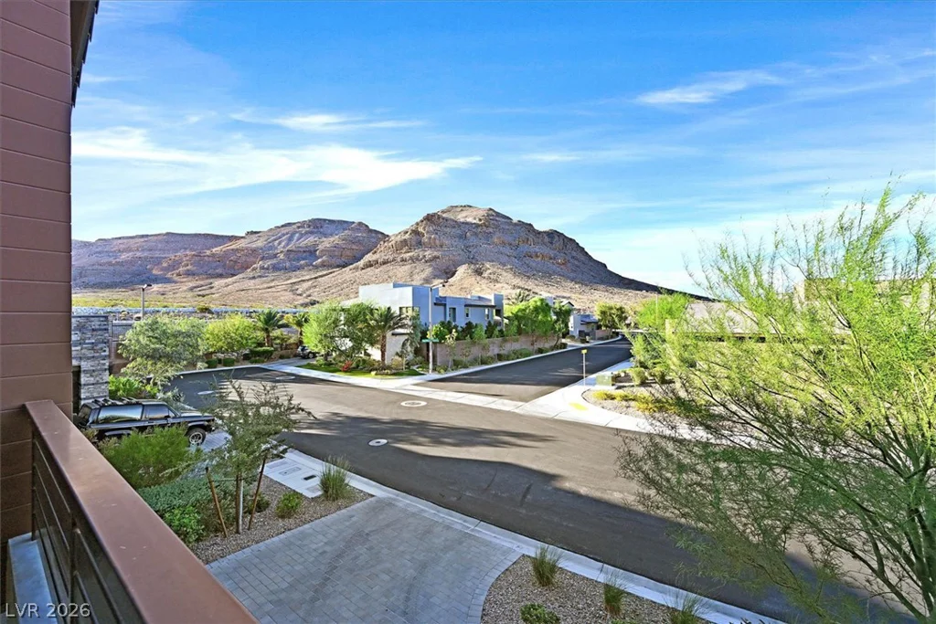 10287 Meridian Hill, Las Vegas, NV 89135