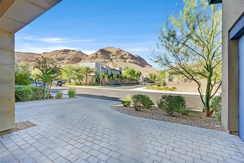 10287 Meridian Hill, Las Vegas, NV 89135