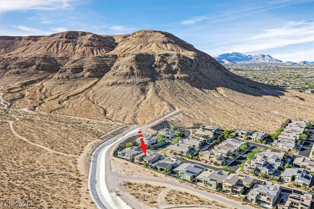 10287 Meridian Hill, Las Vegas, NV 89135