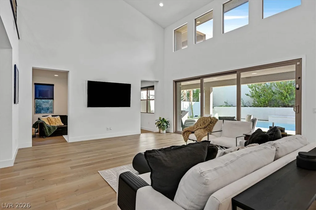 10287 Meridian Hill, Las Vegas, NV 89135