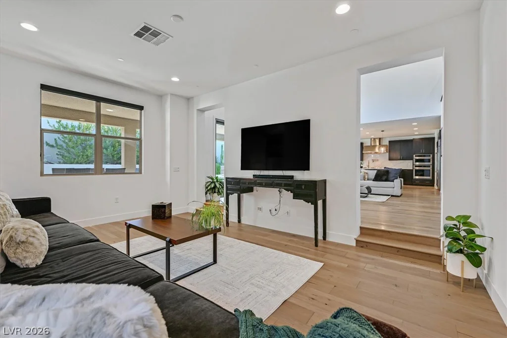 10287 Meridian Hill, Las Vegas, NV 89135