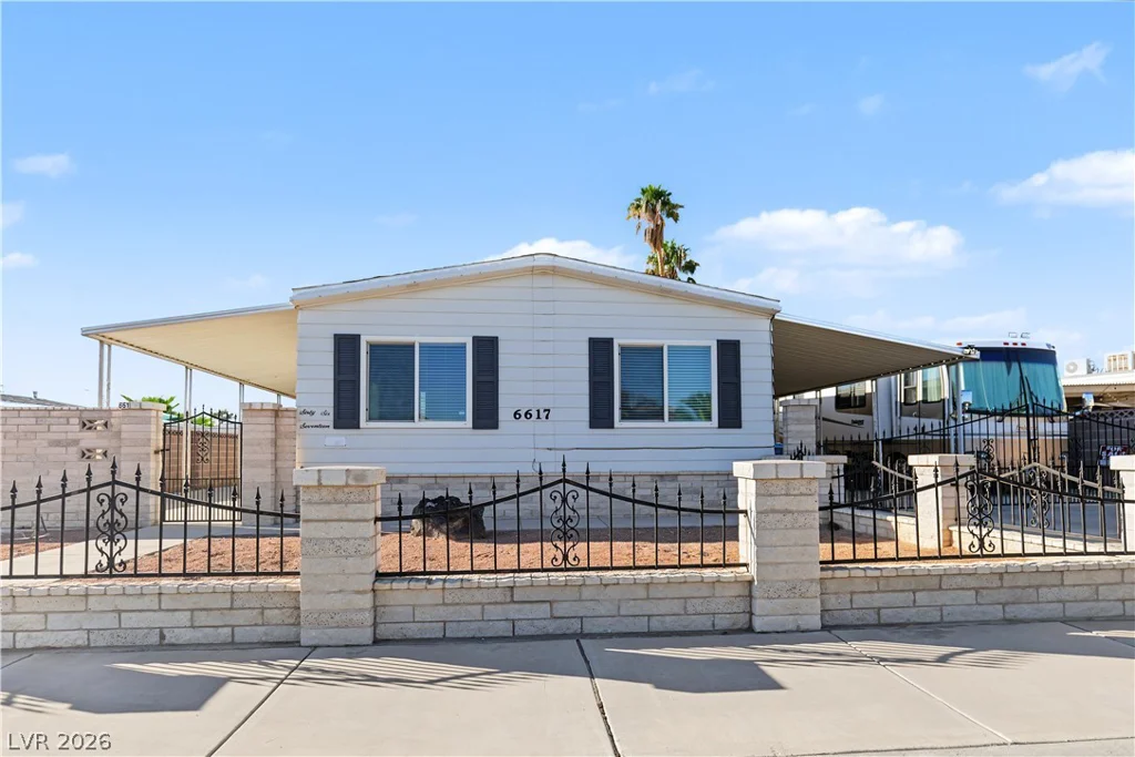 6617 Pearblossom, Las Vegas, NV 89108