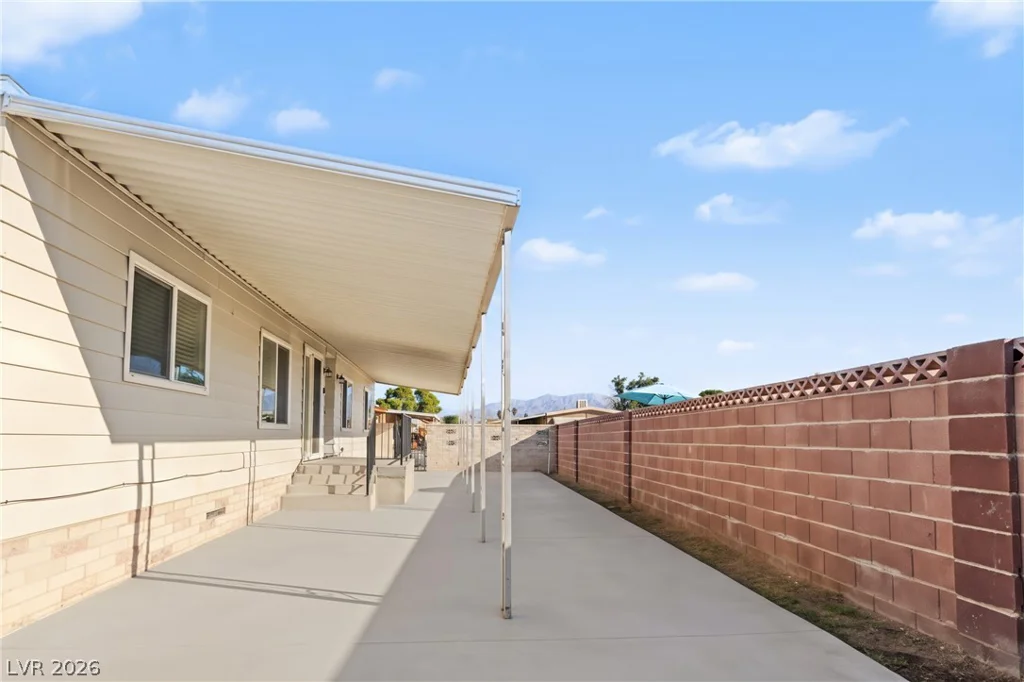 6617 Pearblossom, Las Vegas, NV 89108