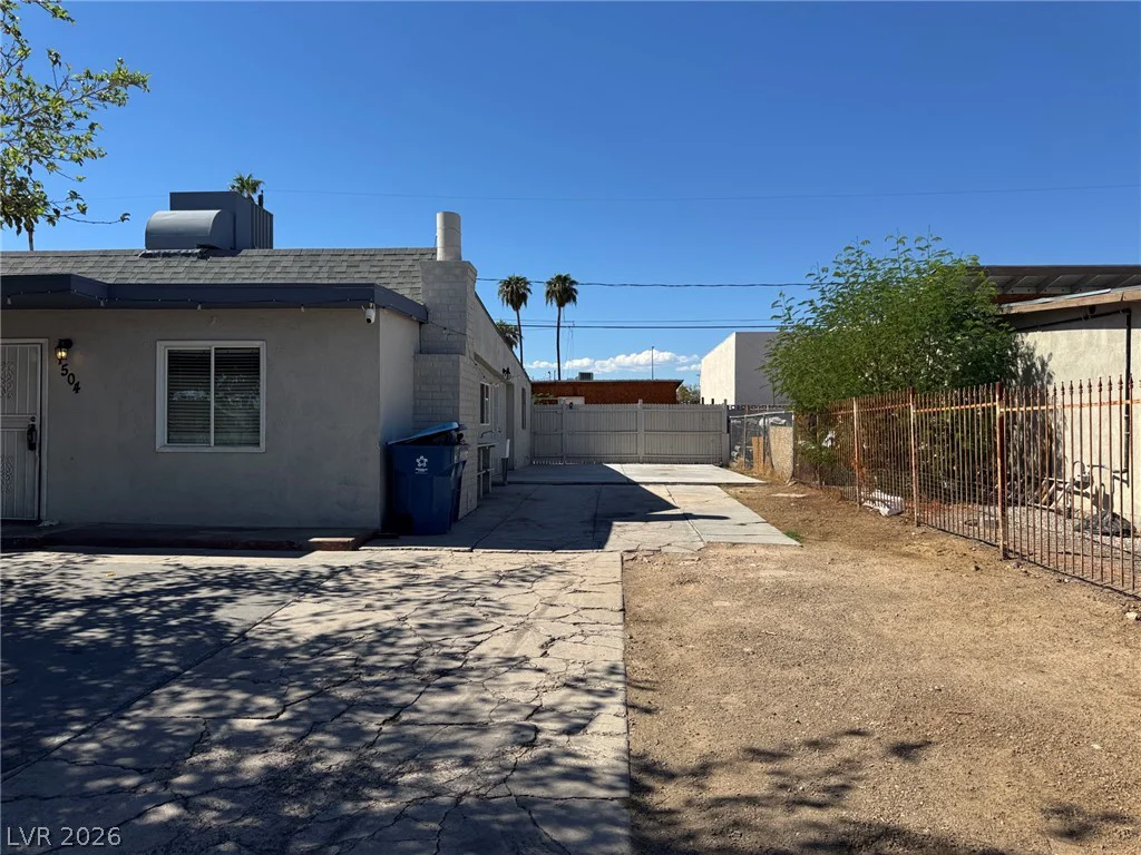 1504 Ardmore, Las Vegas, NV 89104