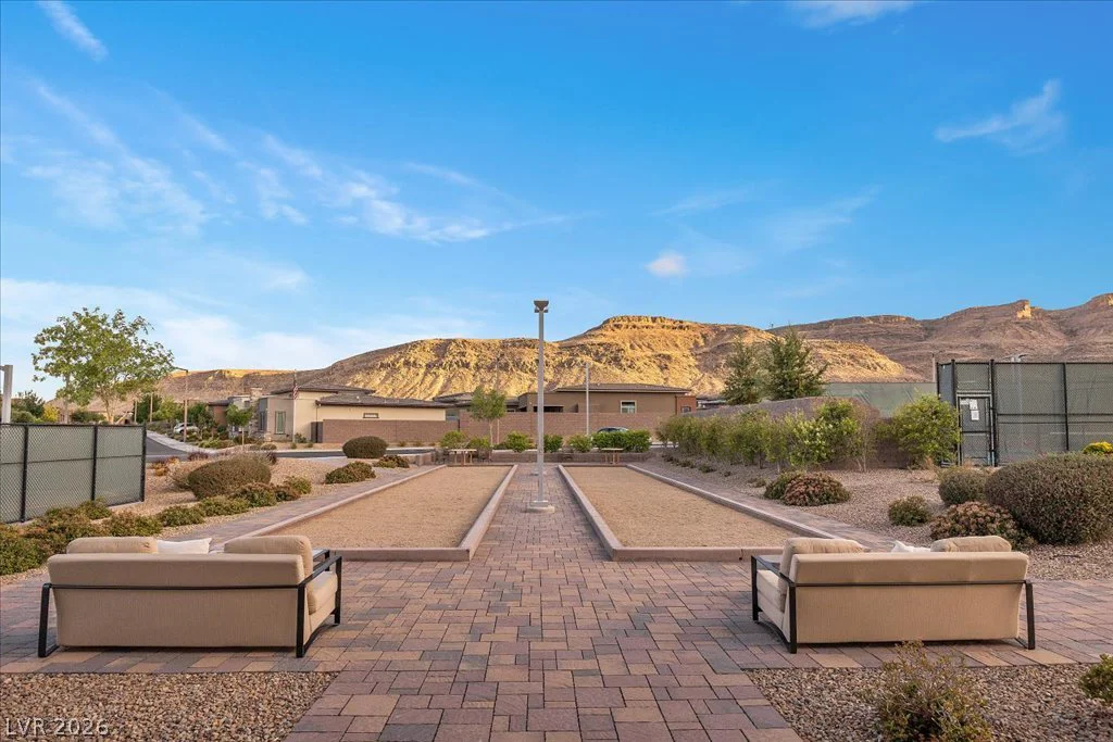 6722 Desert Crimson, Las Vegas, NV 89148