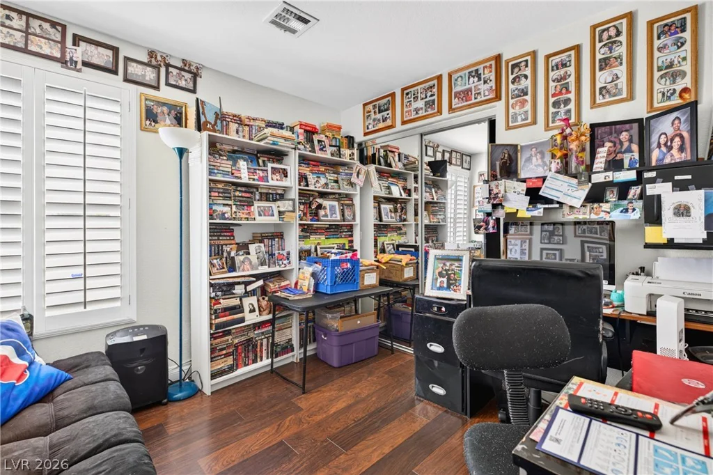 519 Midsummer, Las Vegas, NV 89183