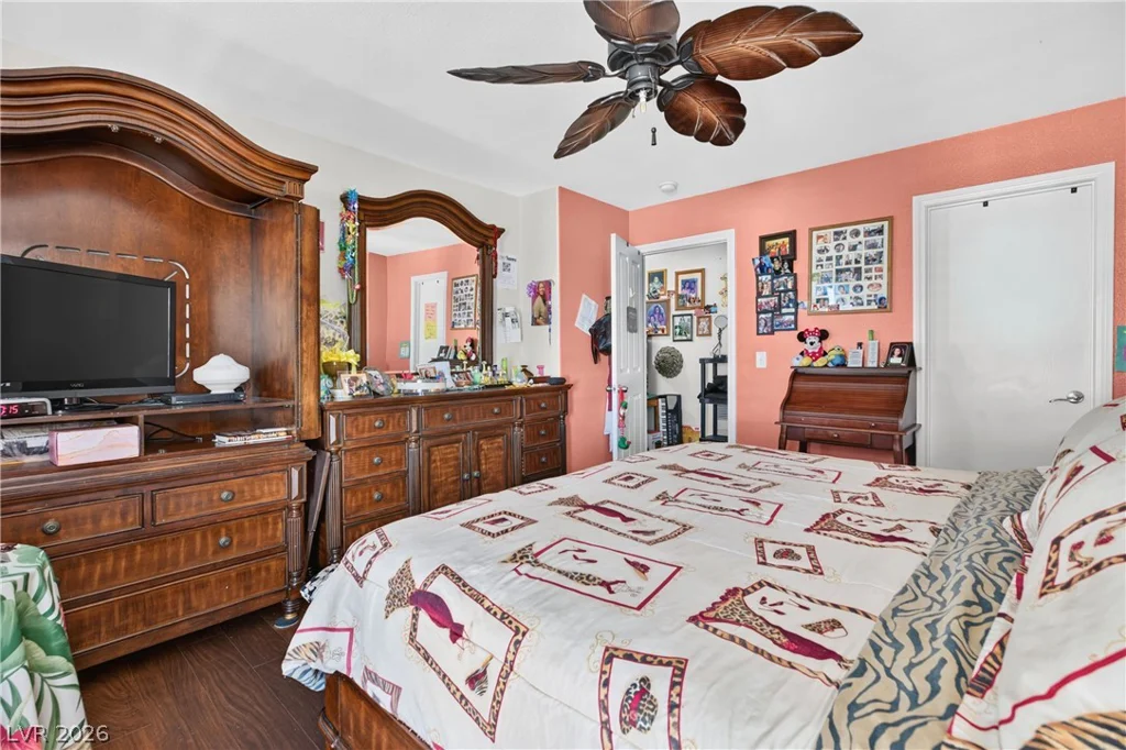 519 Midsummer, Las Vegas, NV 89183
