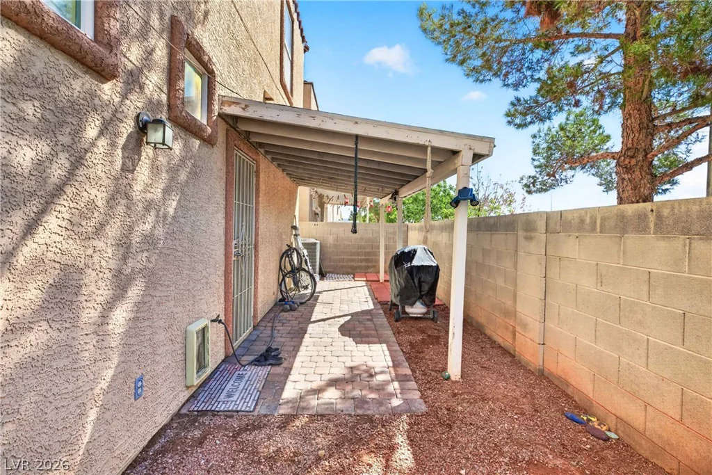 519 Midsummer, Las Vegas, NV 89183