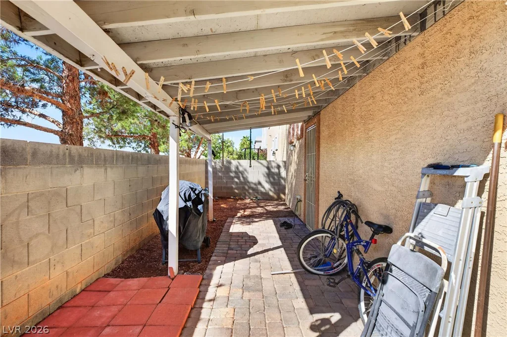 519 Midsummer, Las Vegas, NV 89183
