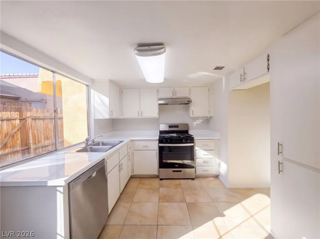 1511 Living Desert, Las Vegas, NV 89119