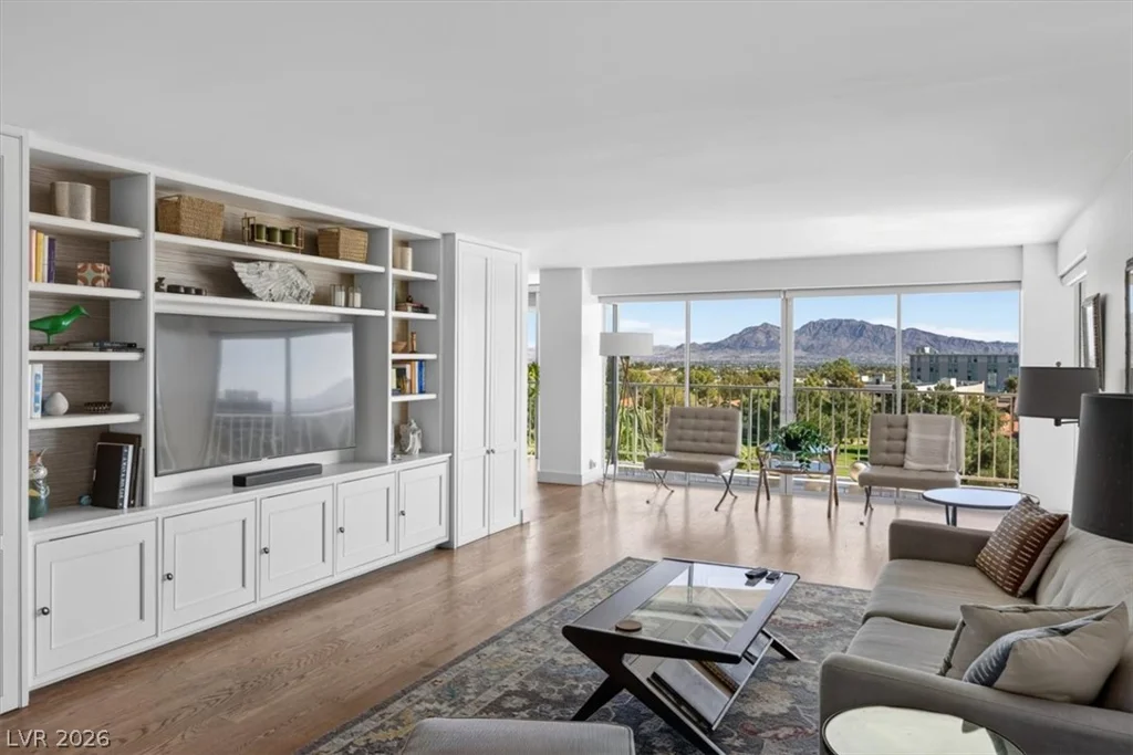 3111 Bel Air, Las Vegas, NV 89109