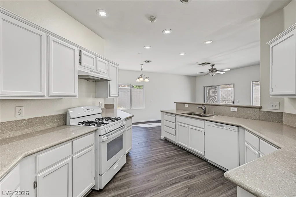321 John Henry, Henderson, NV 89014
