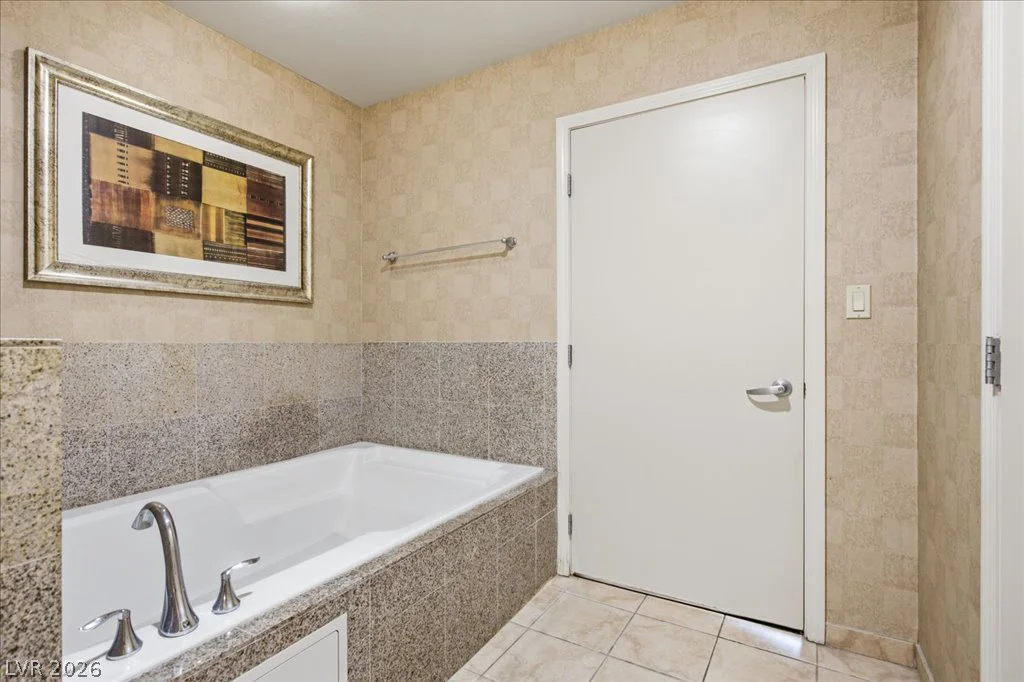 211 Flamingo, Las Vegas, NV 89169