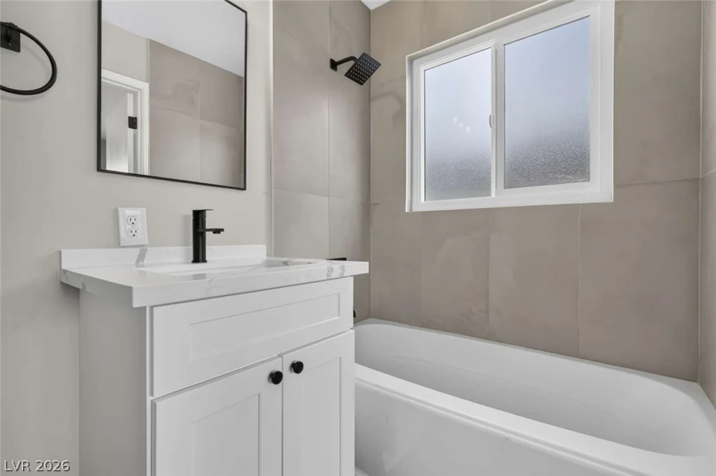 1669 G, Las Vegas, NV 89106
