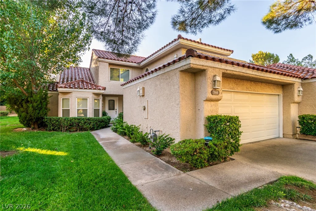 7044 Bright Springs, Las Vegas, NV 89113