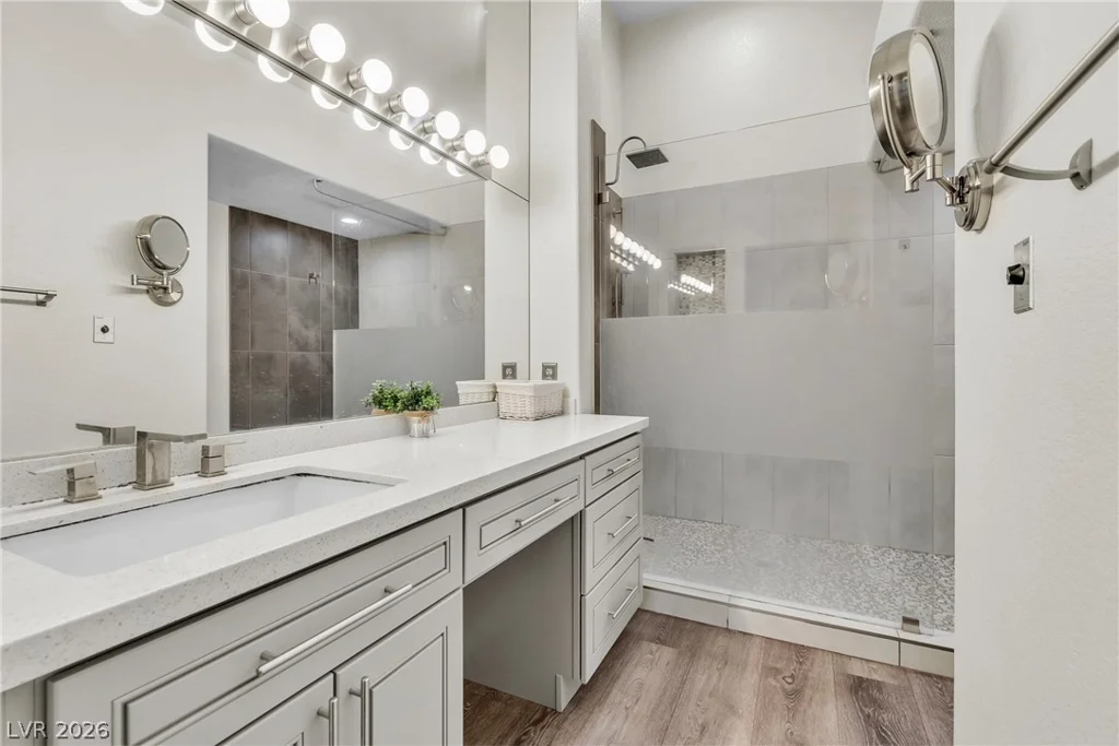 7044 Bright Springs, Las Vegas, NV 89113