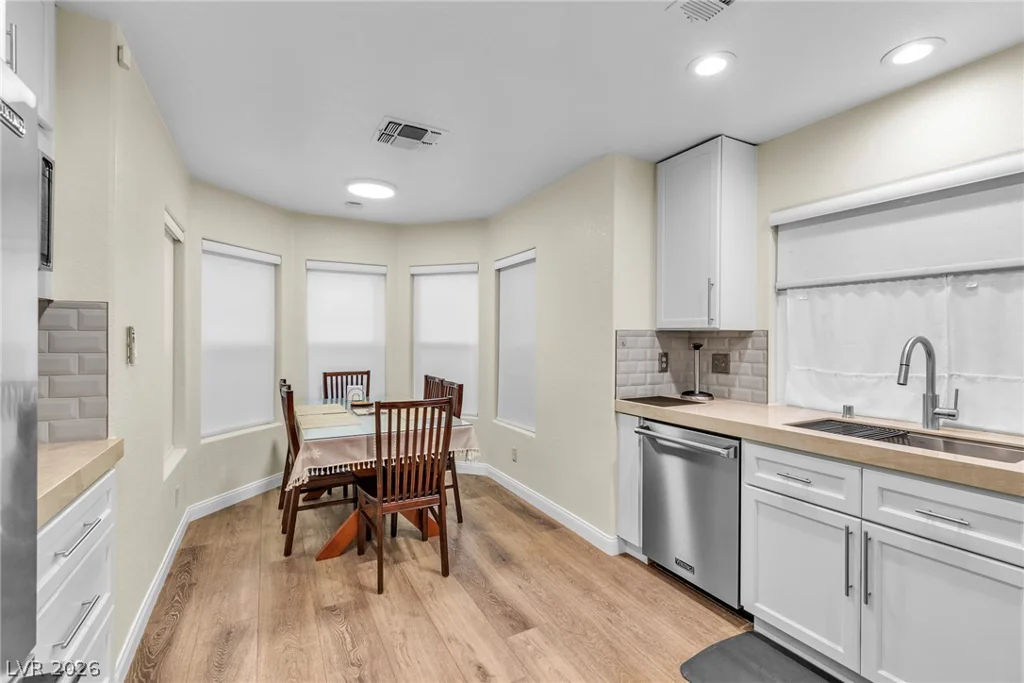 7044 Bright Springs, Las Vegas, NV 89113