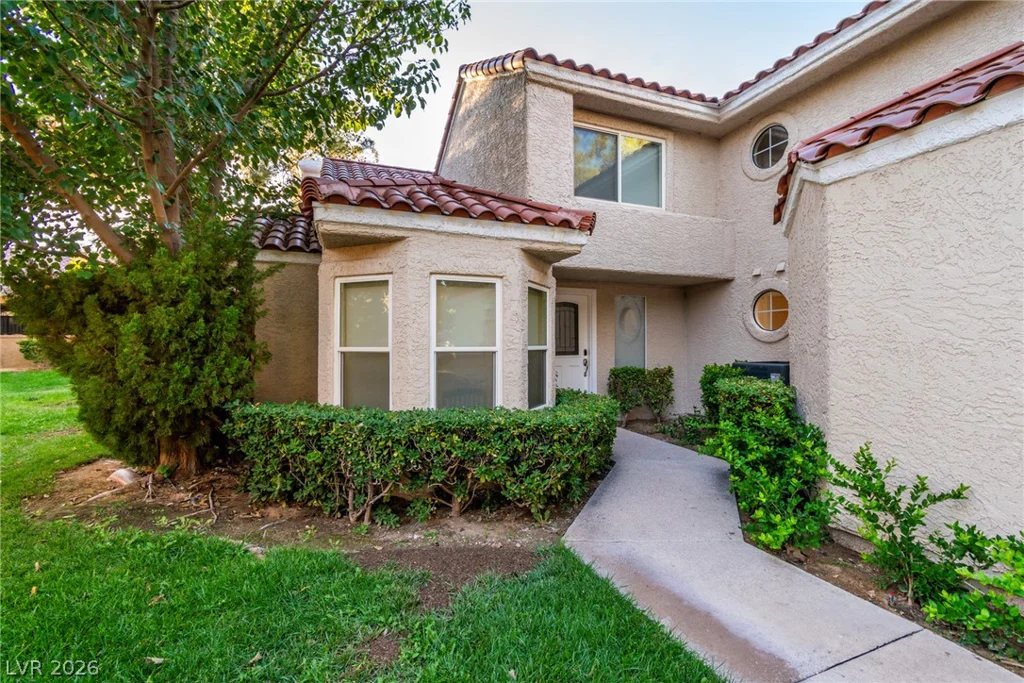 7044 Bright Springs, Las Vegas, NV 89113